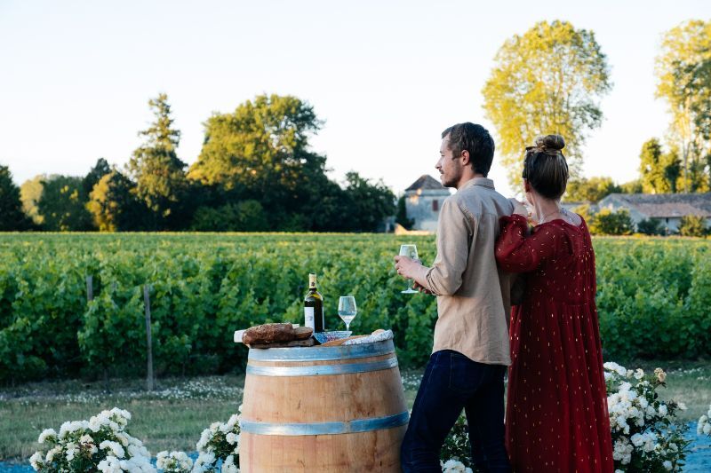 couple dégustation vin 