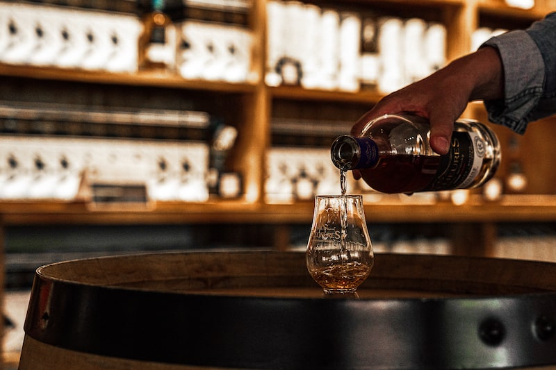 Bouteille de whisky français distillerie Rozelieures 
